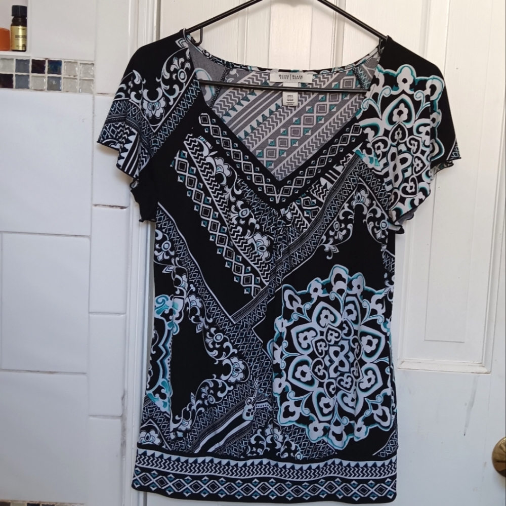 Small black and blue ornamental top